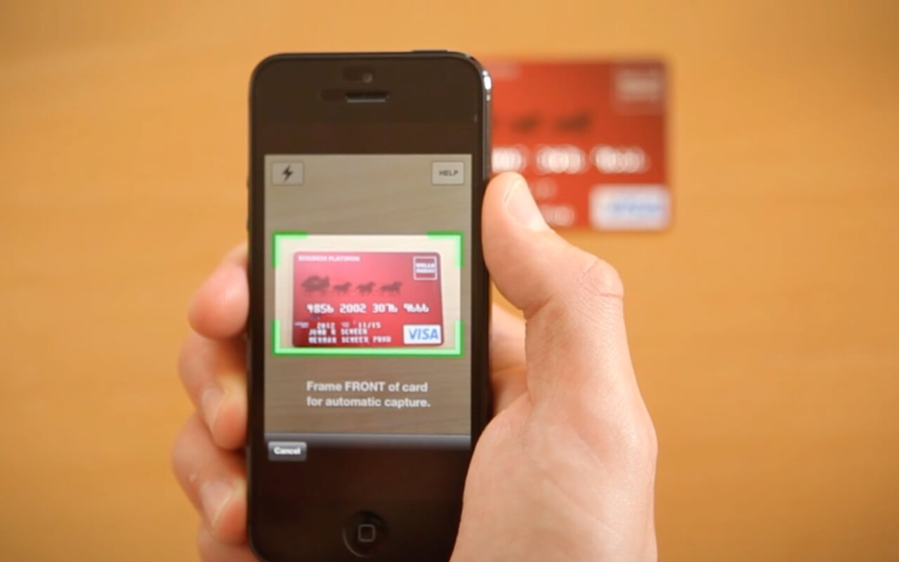 Scanning a credit card in the Lemon app